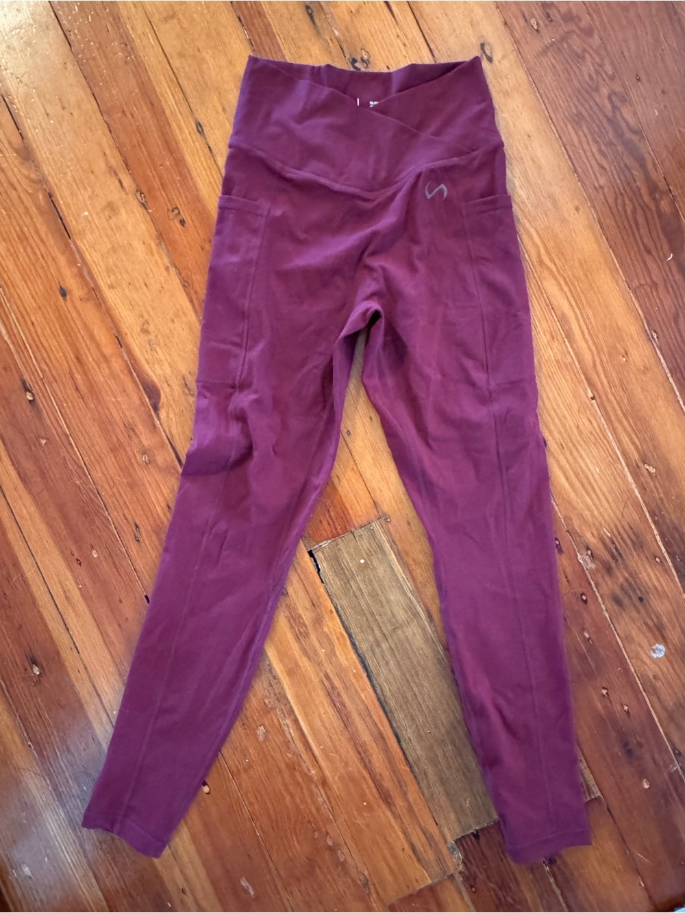 Women's High-Waist Maroon Leggings with Side Pockets